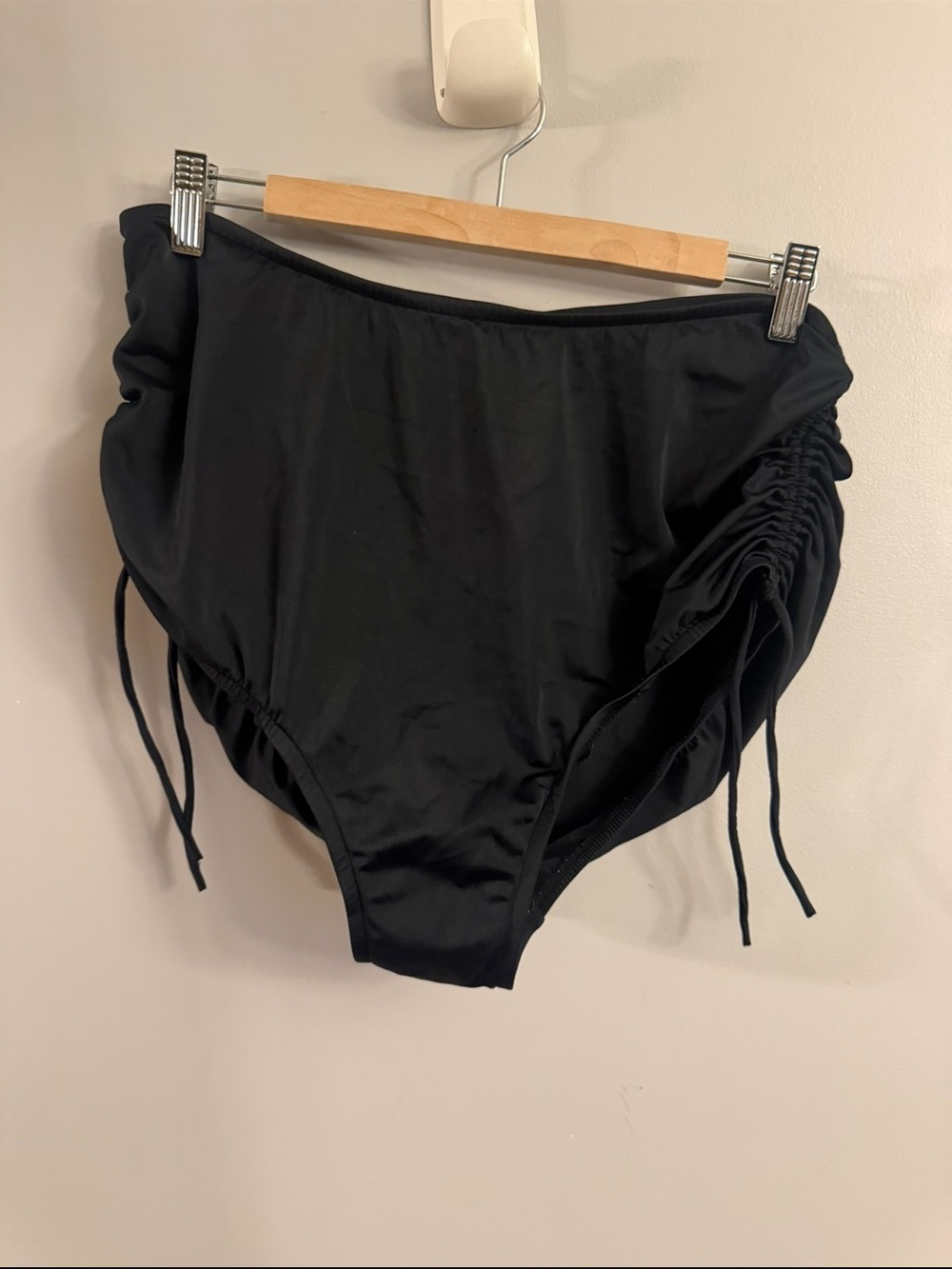 Miraclesuit Black Ruched Side Swim Bottoms Size 18W Tummy Control Plus Size